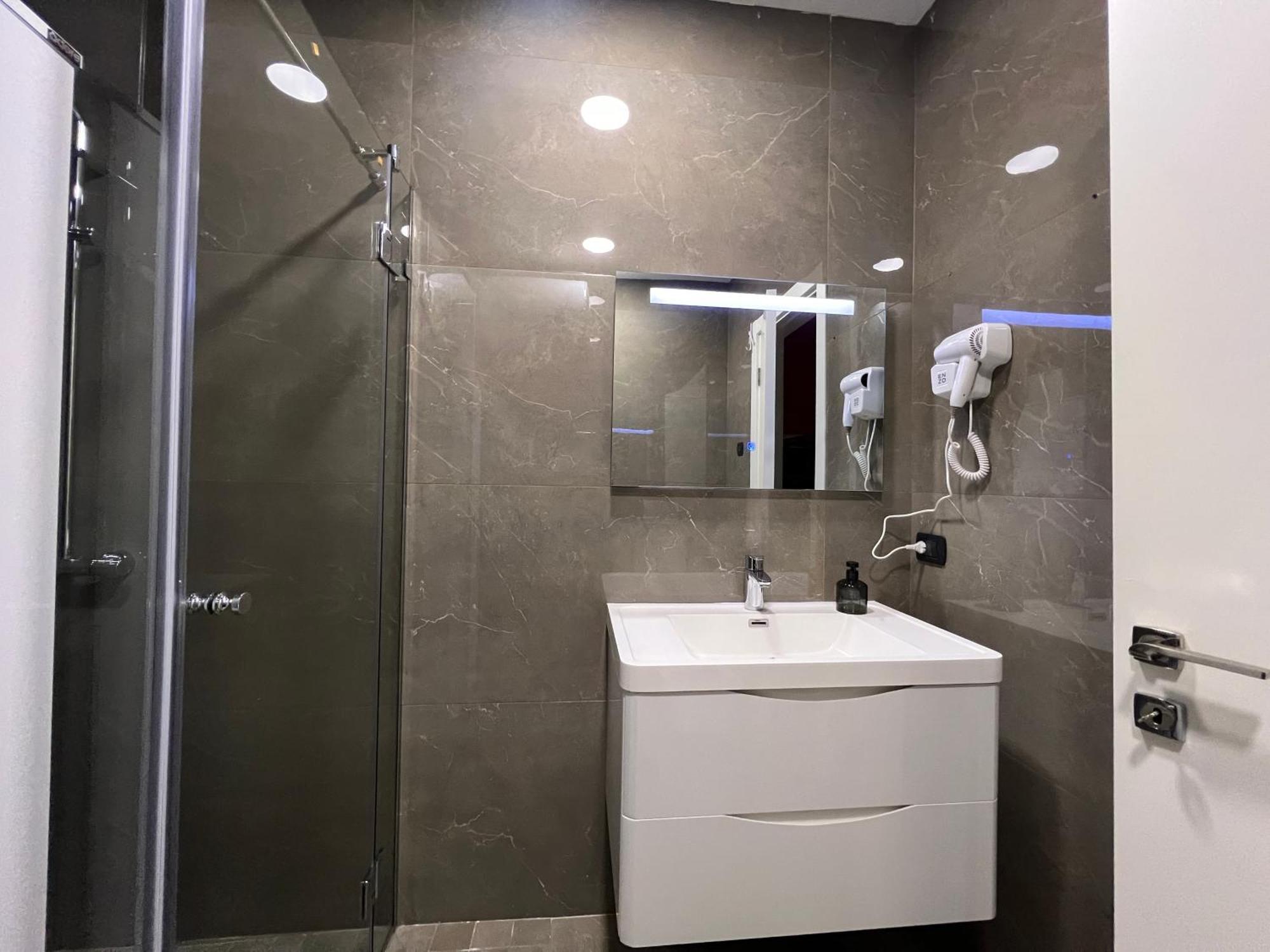 Downtown Grand Comfort Tiranë Ngoại thất bức ảnh